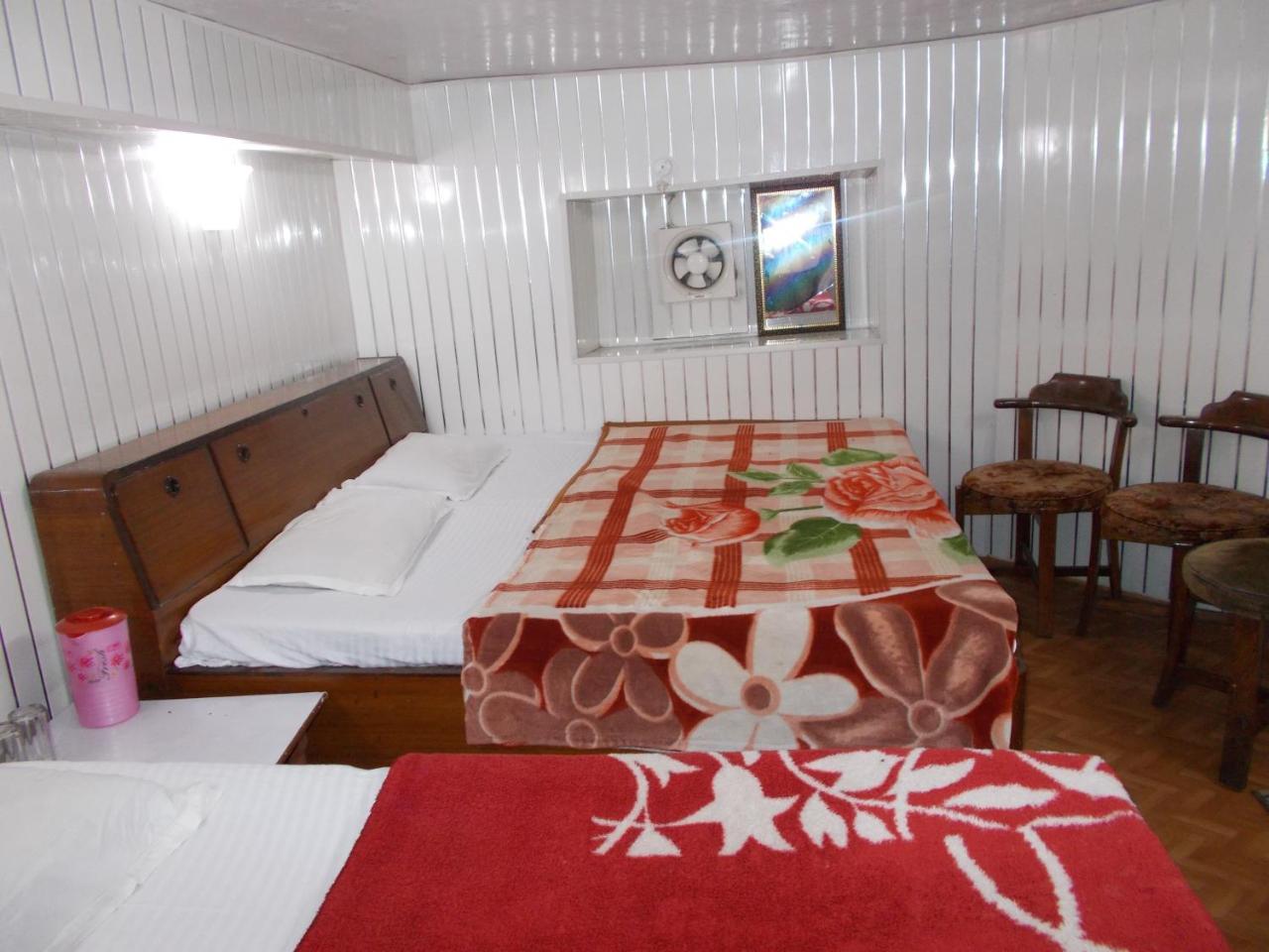 Hotel Darpan Nainital Ngoại thất bức ảnh