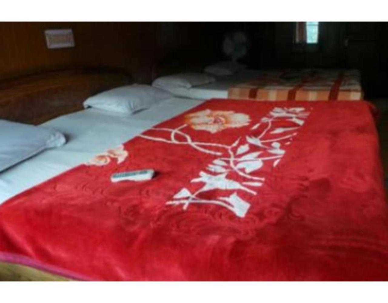 Hotel Darpan Nainital Ngoại thất bức ảnh